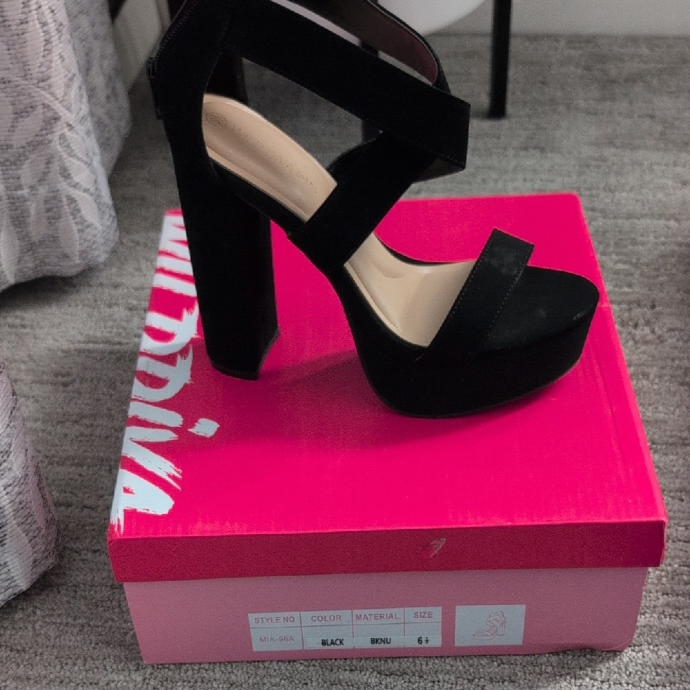 Wild Diva Black Platform Sandals